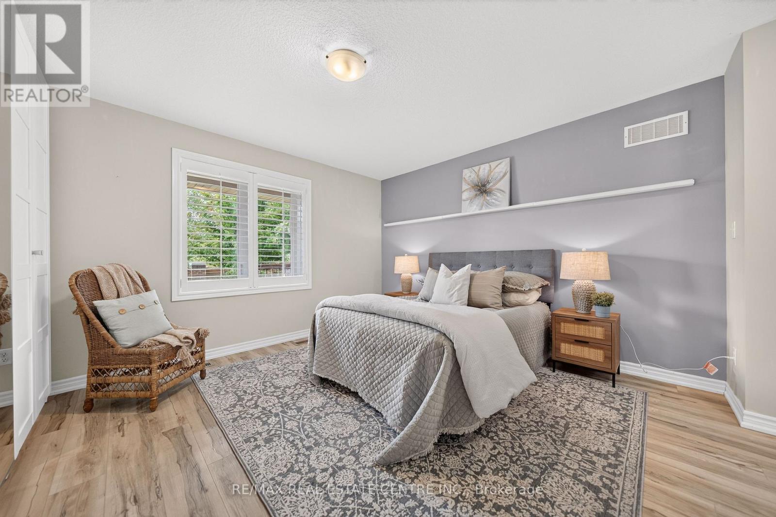 #38 35 GREEN GATE BOULEVARD - 23
