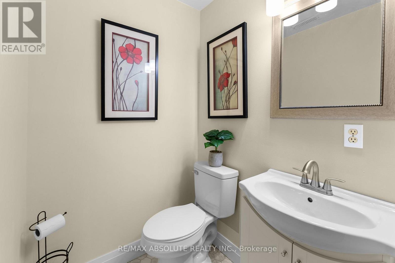 20 SULLIVAN CRESCENT - 24