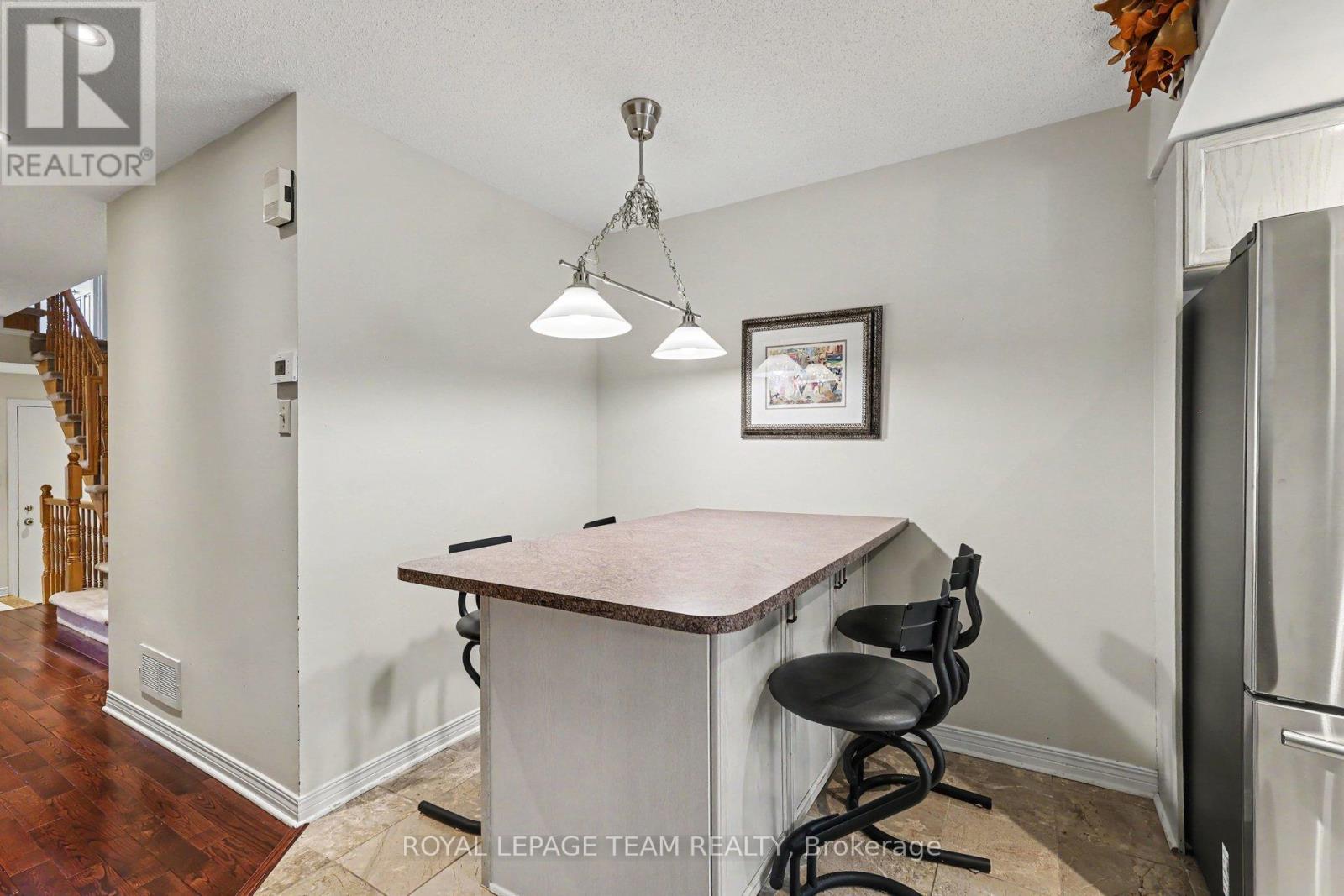86 WINNEGREEN COURT - 12