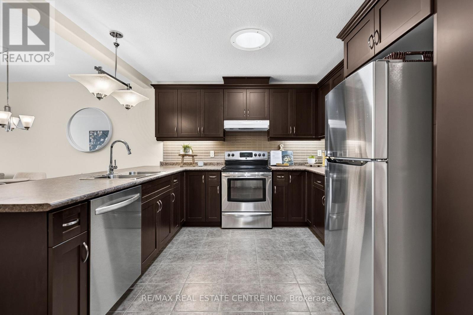 #38 35 GREEN GATE BOULEVARD - 14