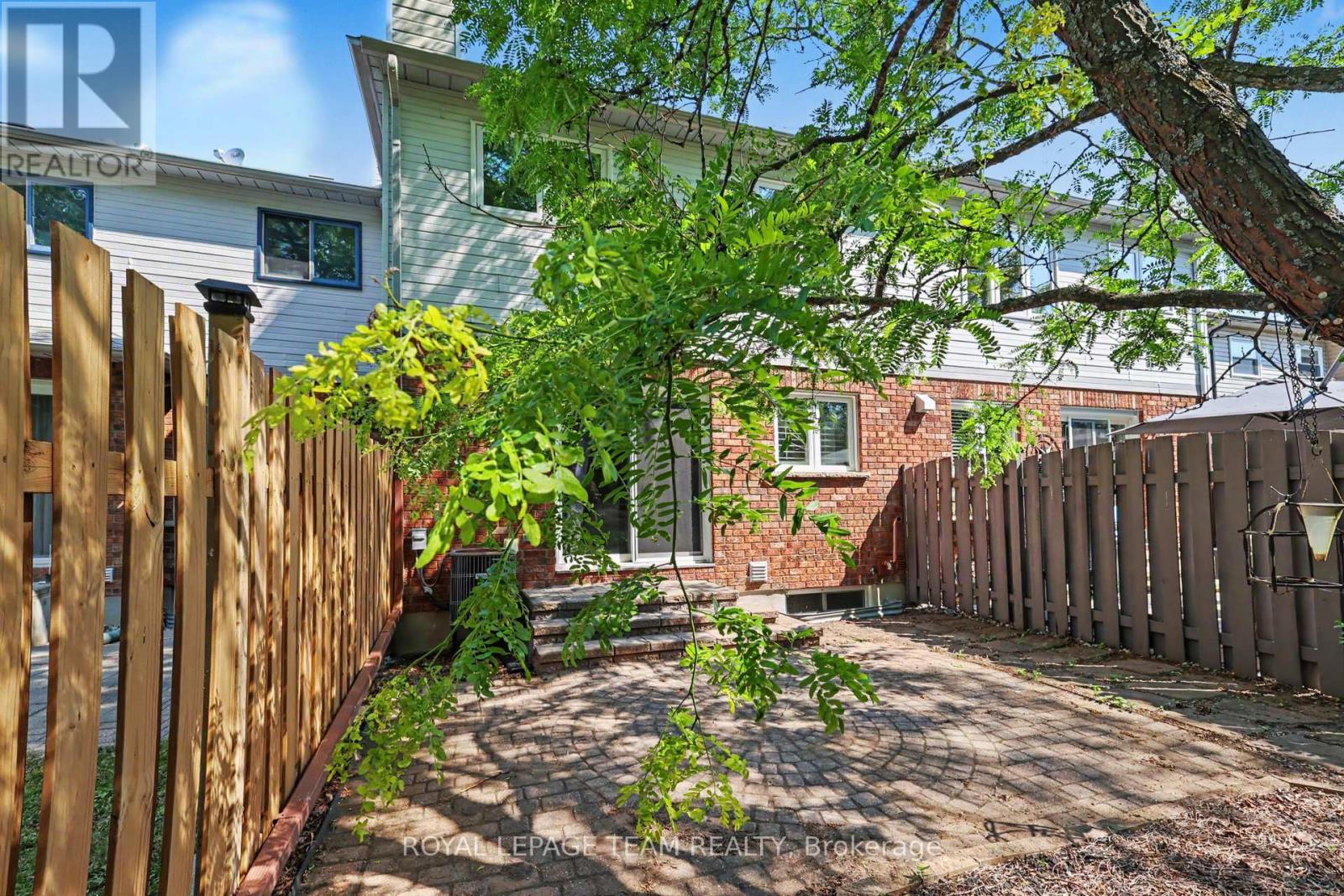 86 WINNEGREEN COURT - 29