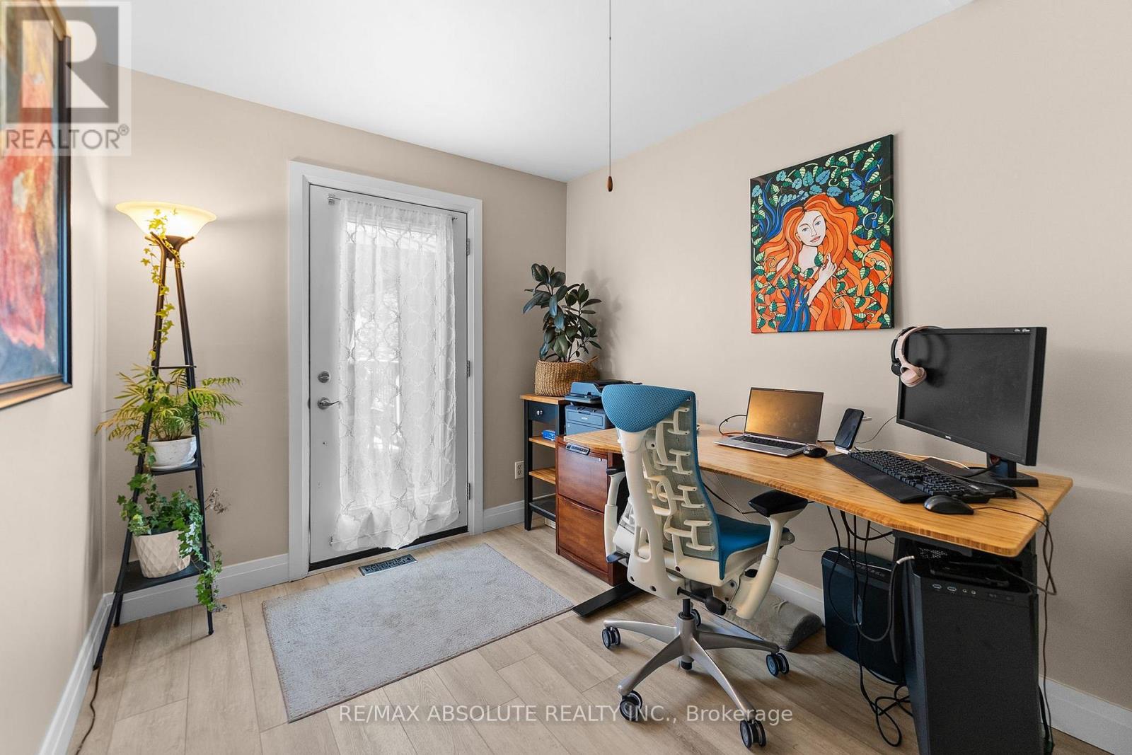 20 SULLIVAN CRESCENT - 18