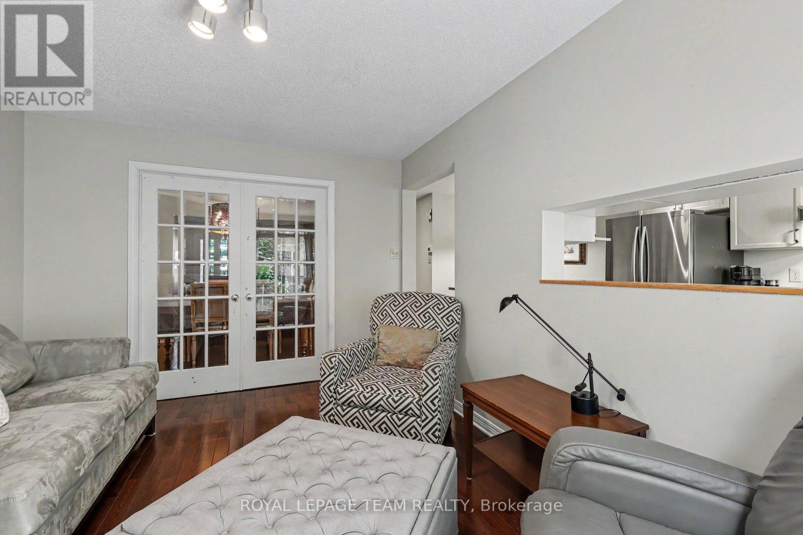 86 WINNEGREEN COURT - 8