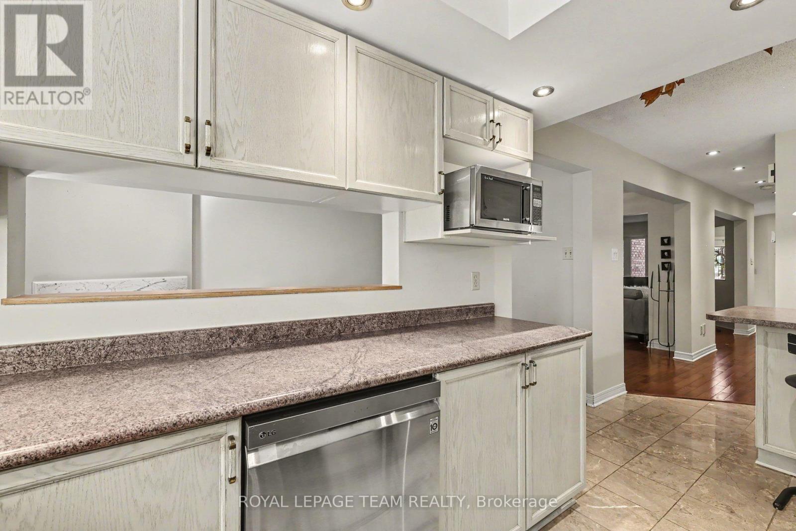 86 WINNEGREEN COURT - 15