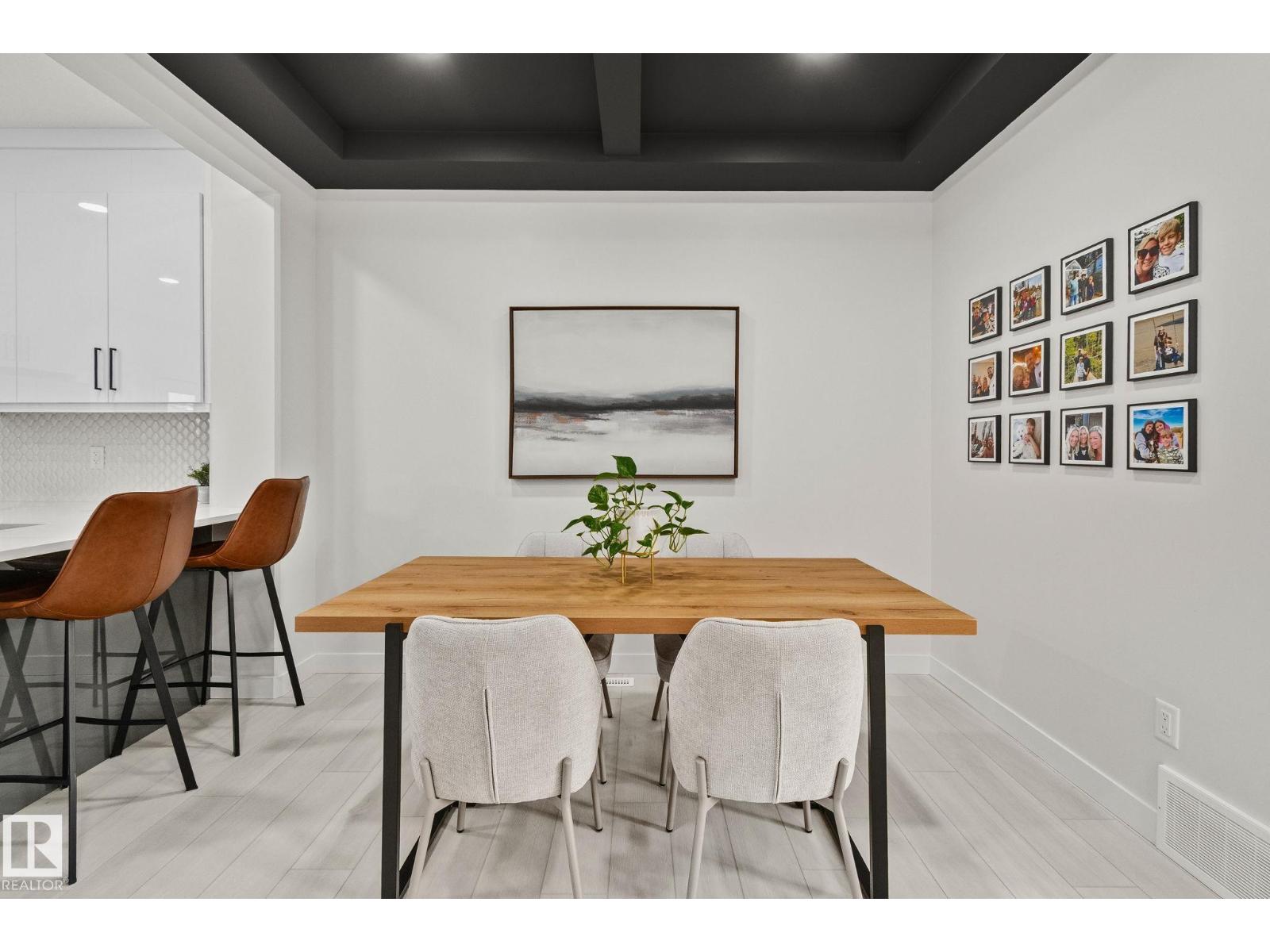 26 CHAMBERY CR — photo 7