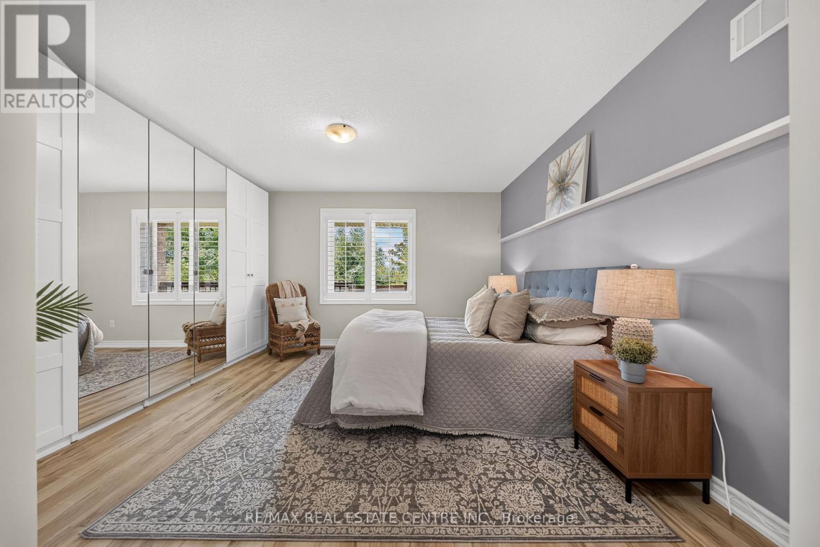 #38 35 GREEN GATE BOULEVARD - 21