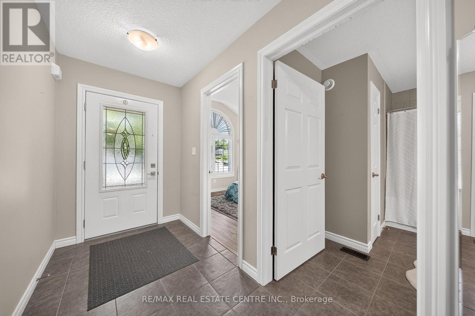 #38 35 GREEN GATE BOULEVARD - 30