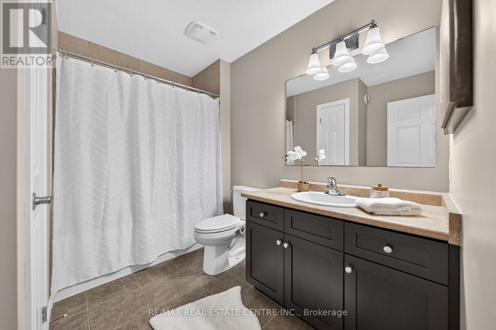 #38 35 GREEN GATE BOULEVARD - 34