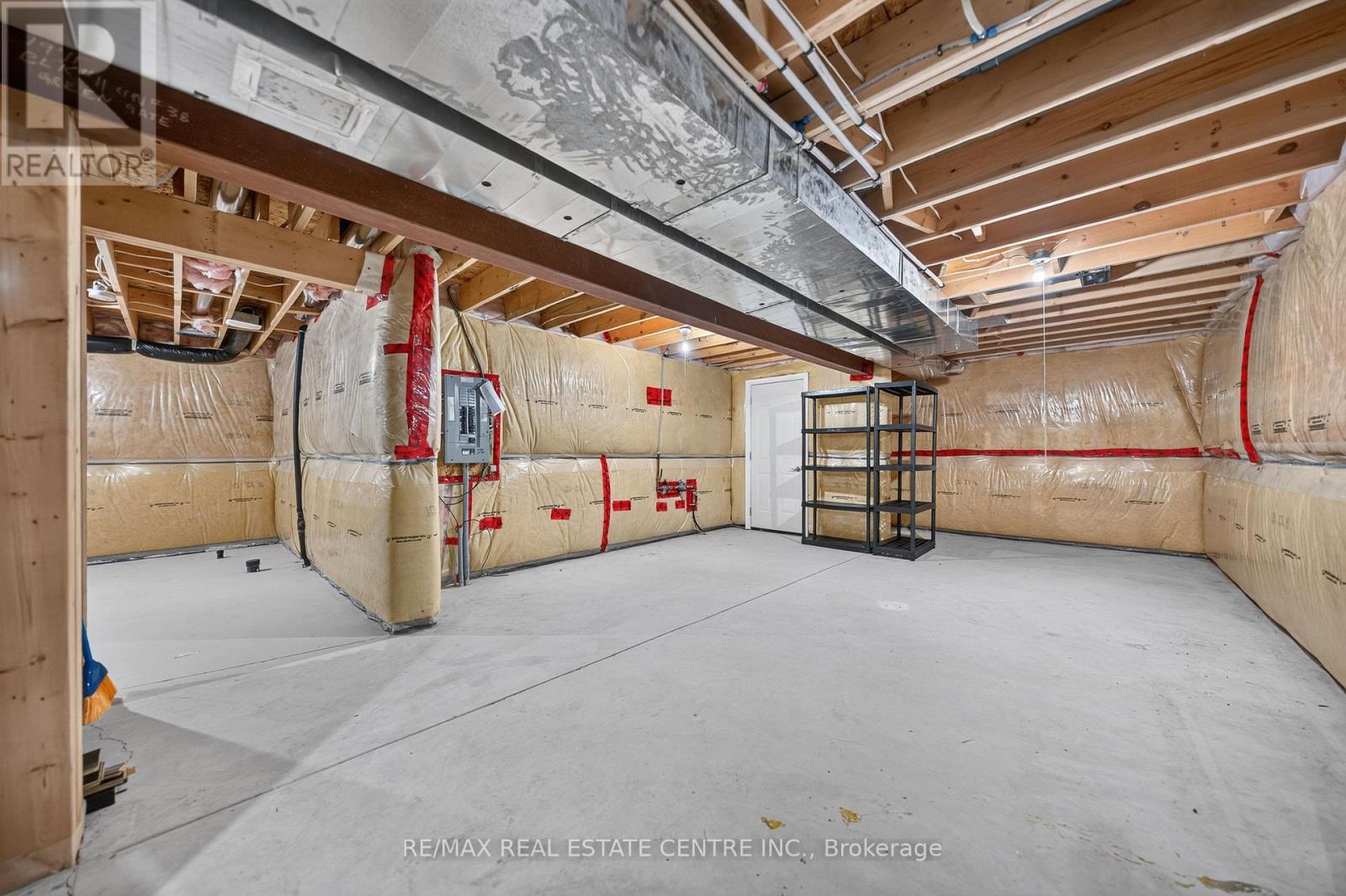 #38 35 GREEN GATE BOULEVARD - 39