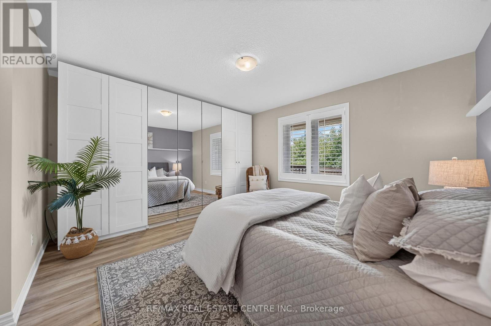 #38 35 GREEN GATE BOULEVARD - 22