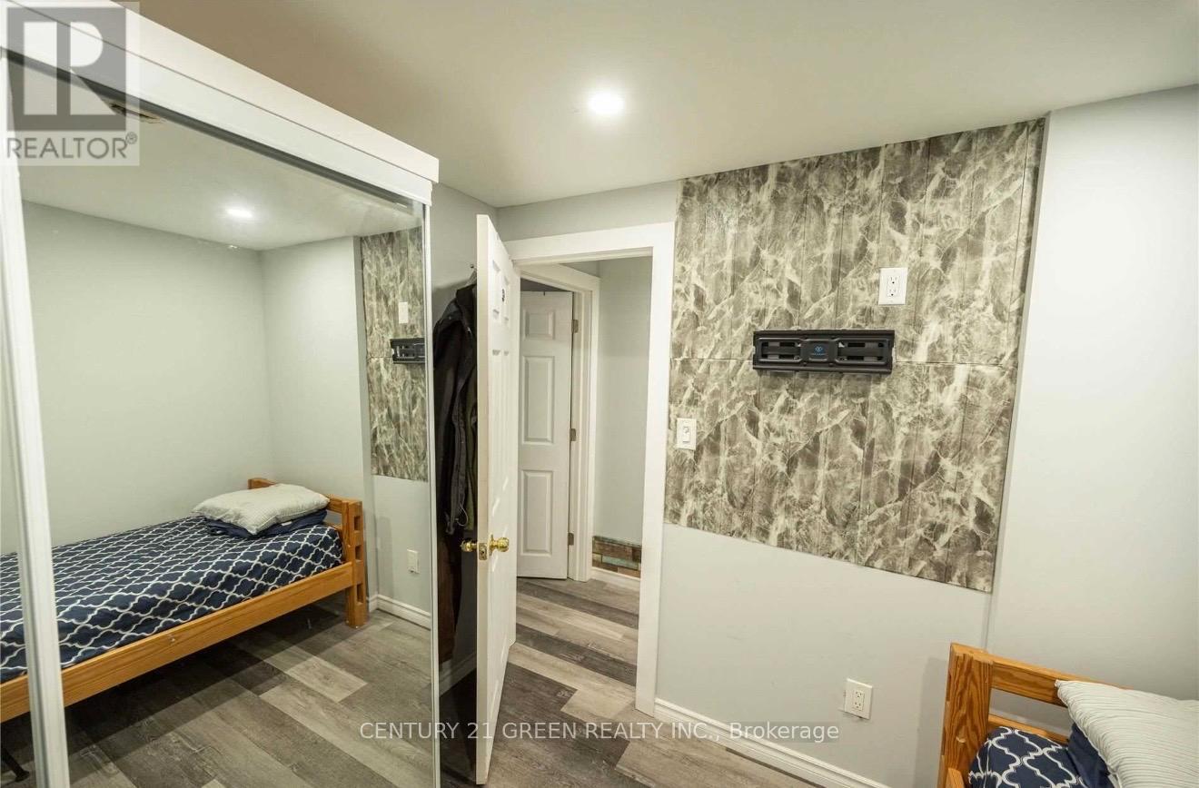 391 ADMIRAL DRIVE - 18