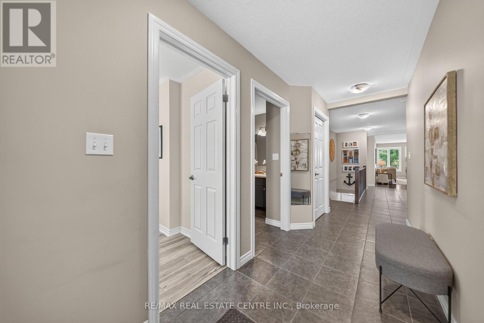 #38 35 GREEN GATE BOULEVARD - 31
