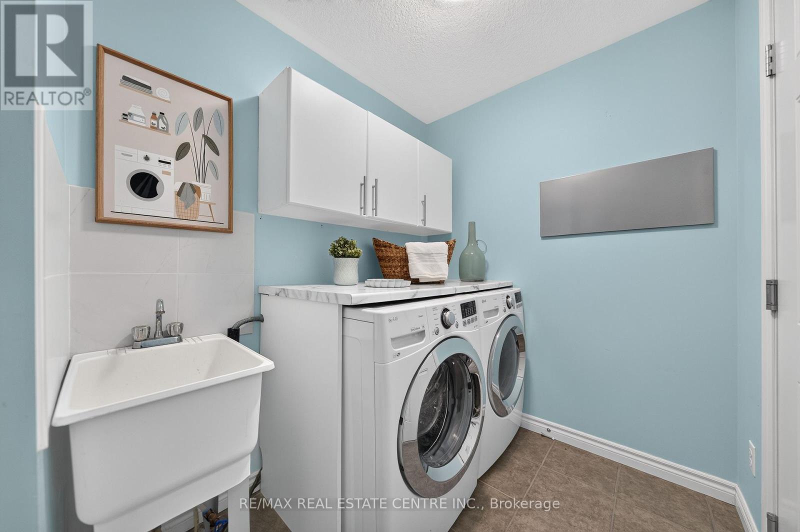 #38 35 GREEN GATE BOULEVARD - 35