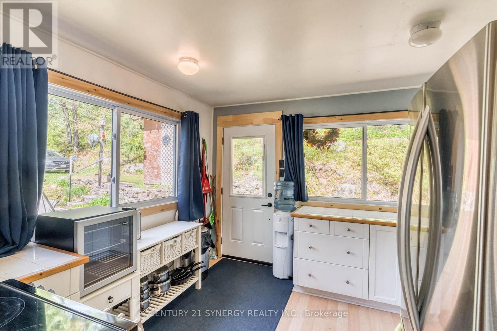 664 RABY ROAD - 18