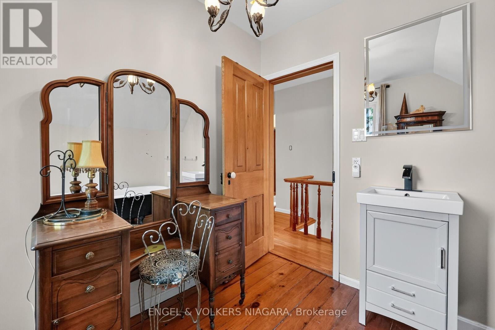 24 MILL AVENUE - 32