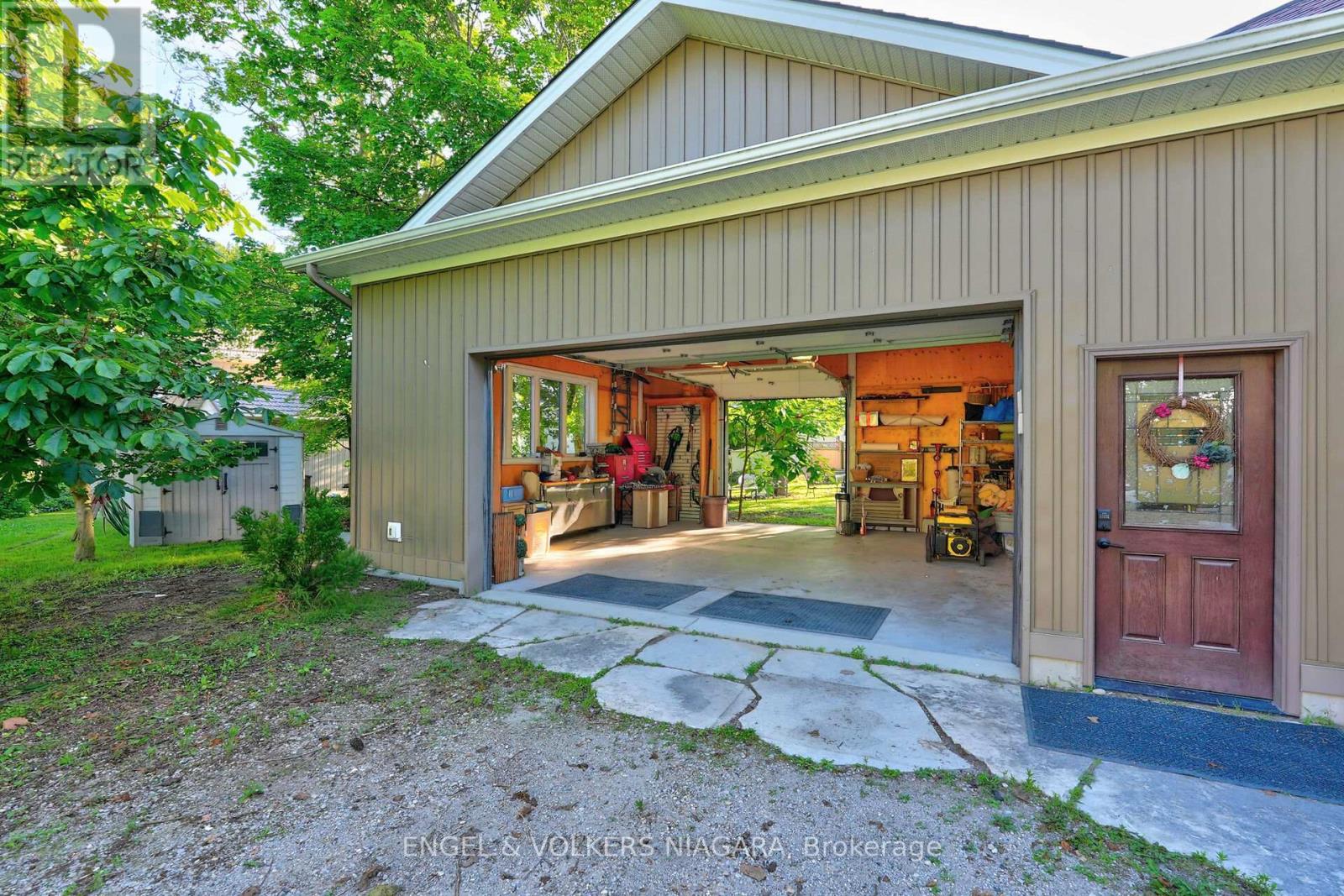 24 MILL AVENUE - 33
