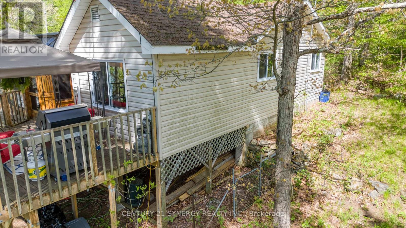 664 RABY ROAD - 40