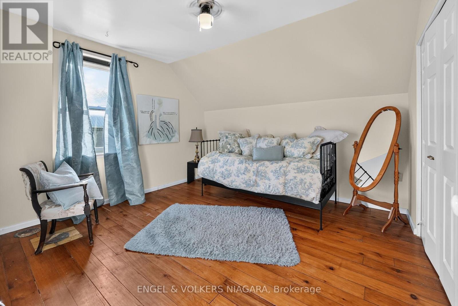 24 MILL AVENUE - 24