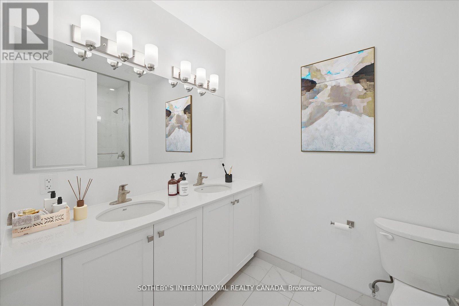 PENTHOUSE 1 - 19A WEST STREET N - 16