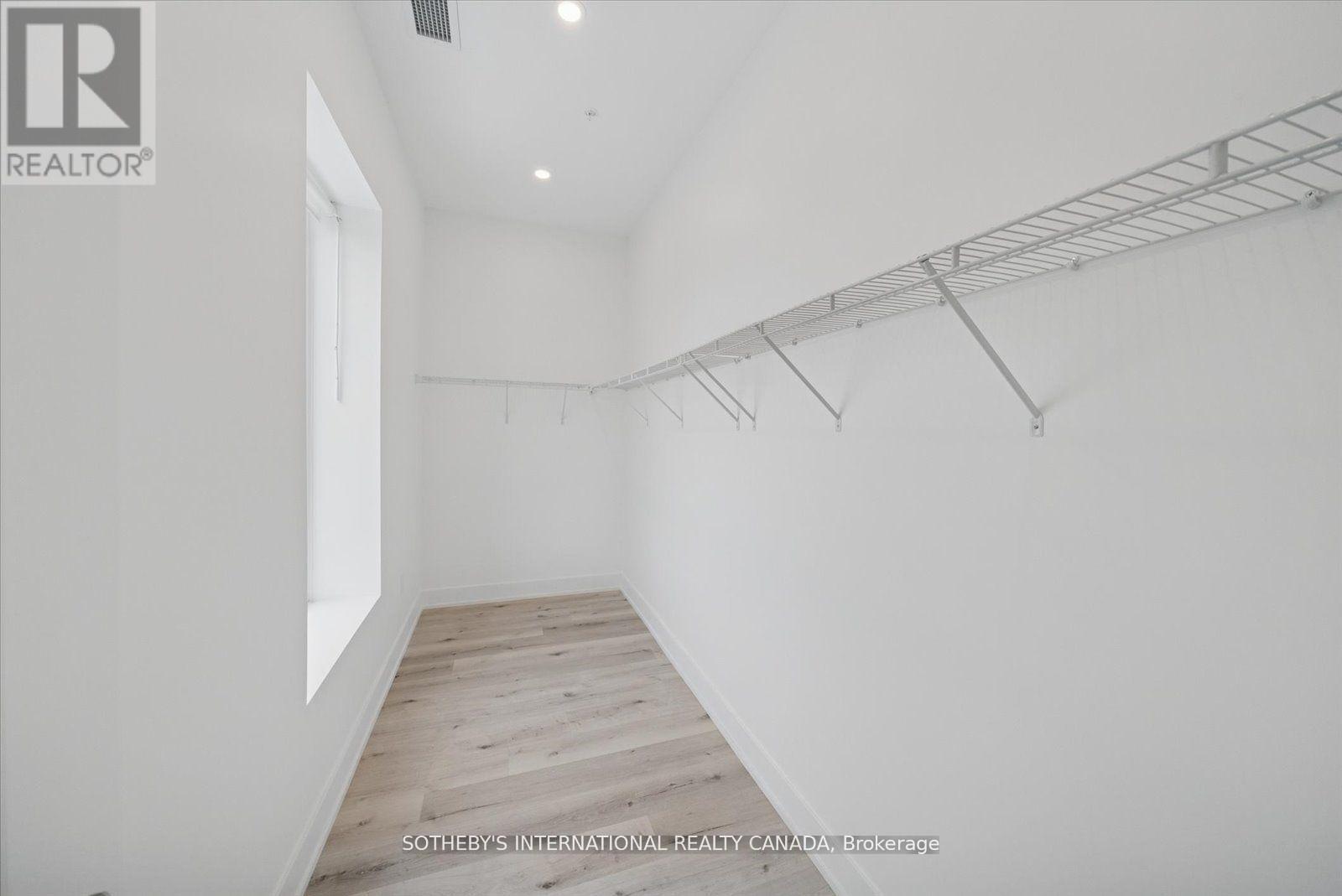PENTHOUSE 1 - 19A WEST STREET N - 19