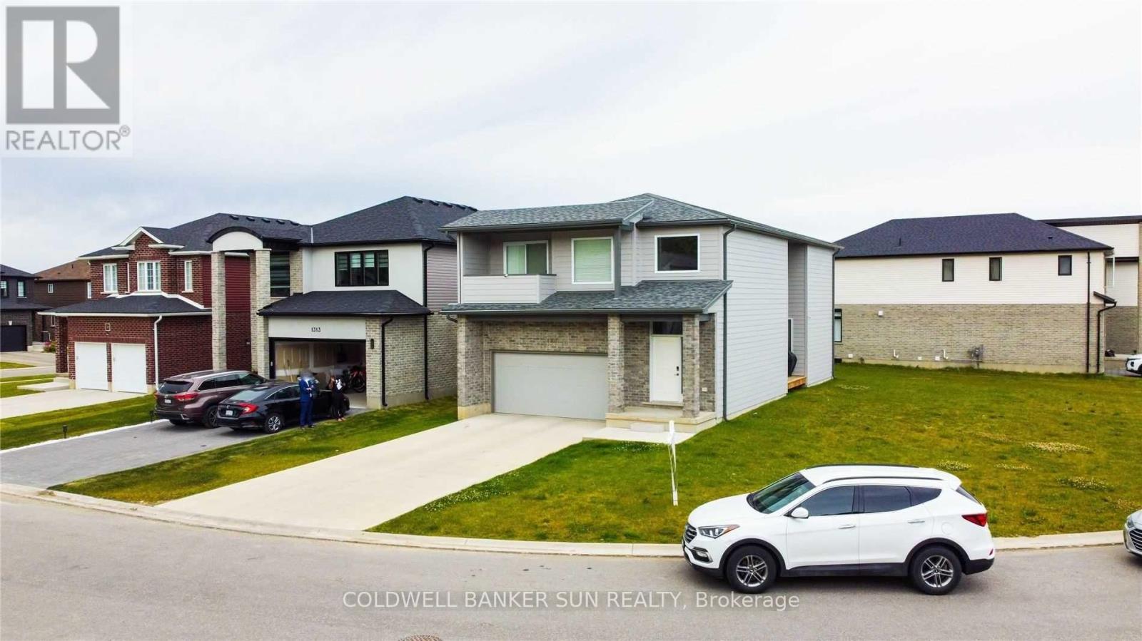 1301 SANDBAR STREET - 2