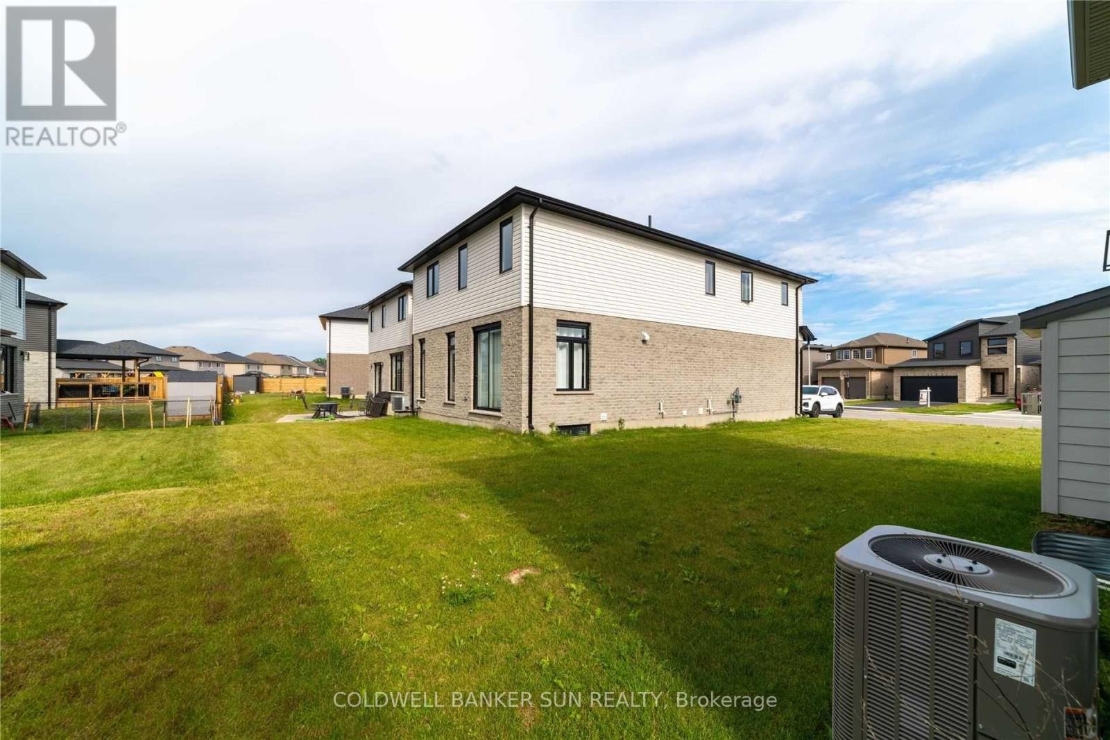 1301 SANDBAR STREET - 22