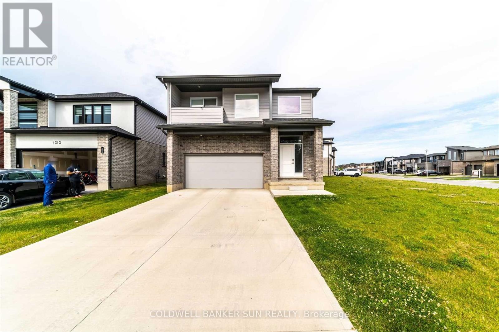 1301 SANDBAR STREET - 1