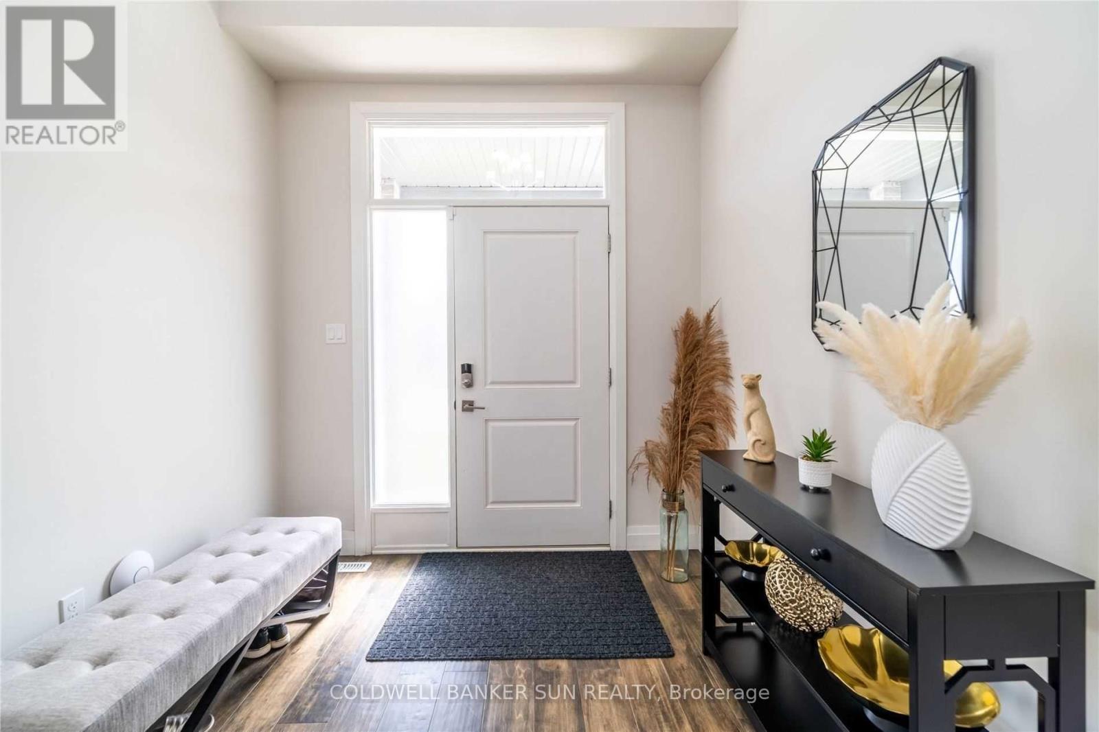 1301 SANDBAR STREET - 4