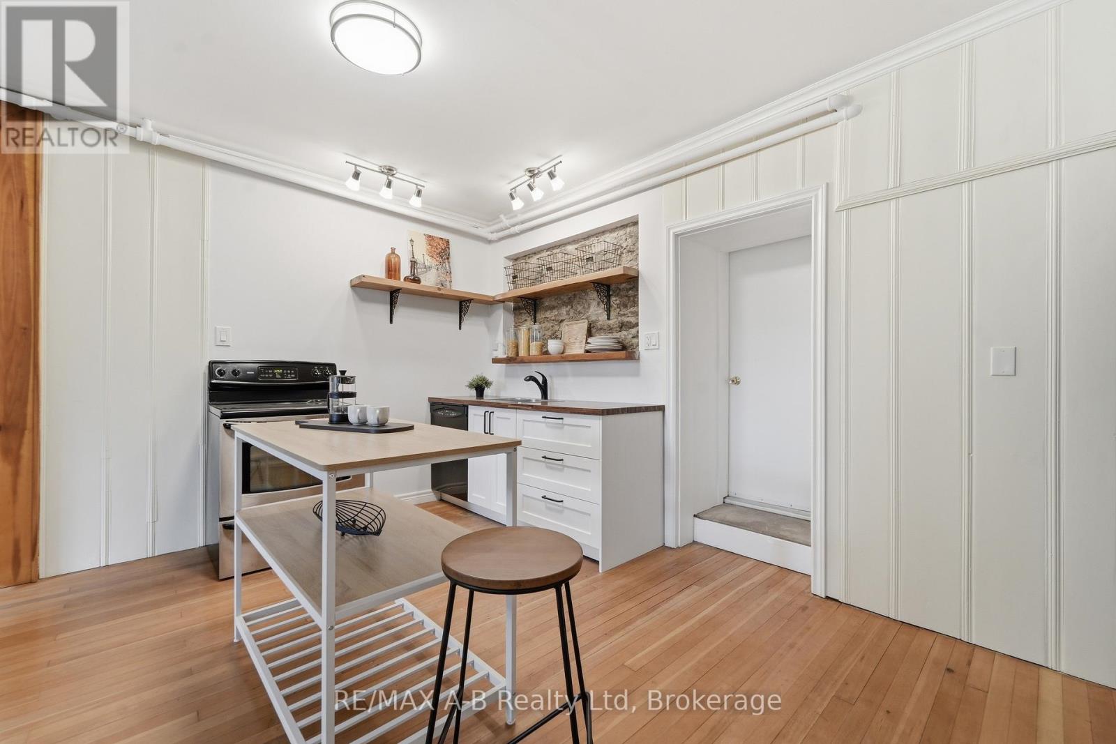 84 CHURCH STREET N - Image 34