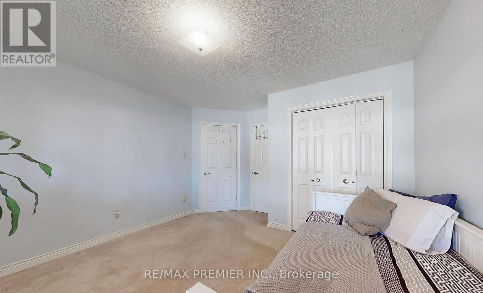 #13 9 WENTWORTH DRIVE - 18