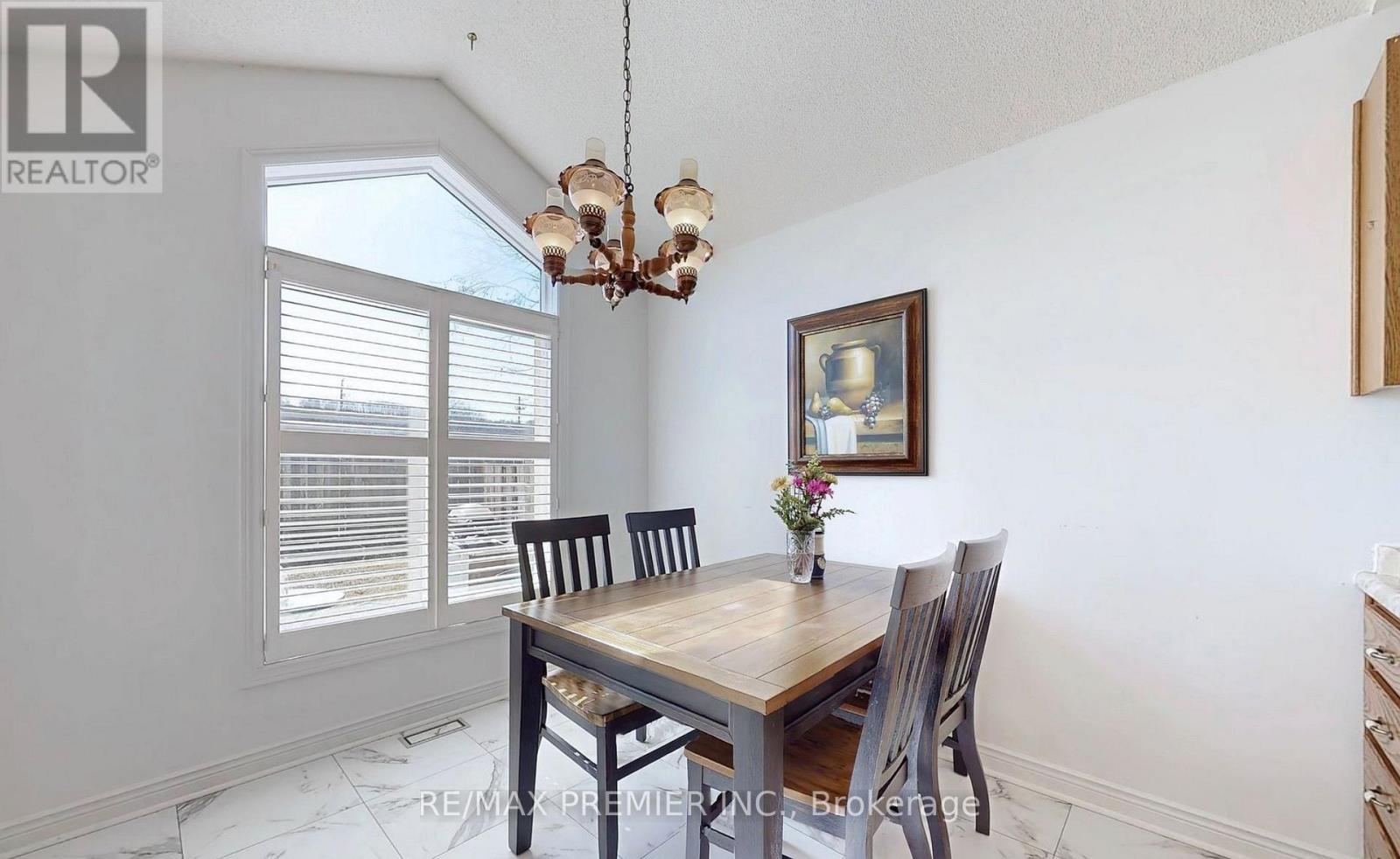 #13 9 WENTWORTH DRIVE - 14