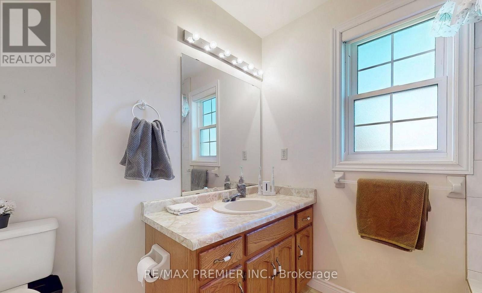 #13 9 WENTWORTH DRIVE - 21