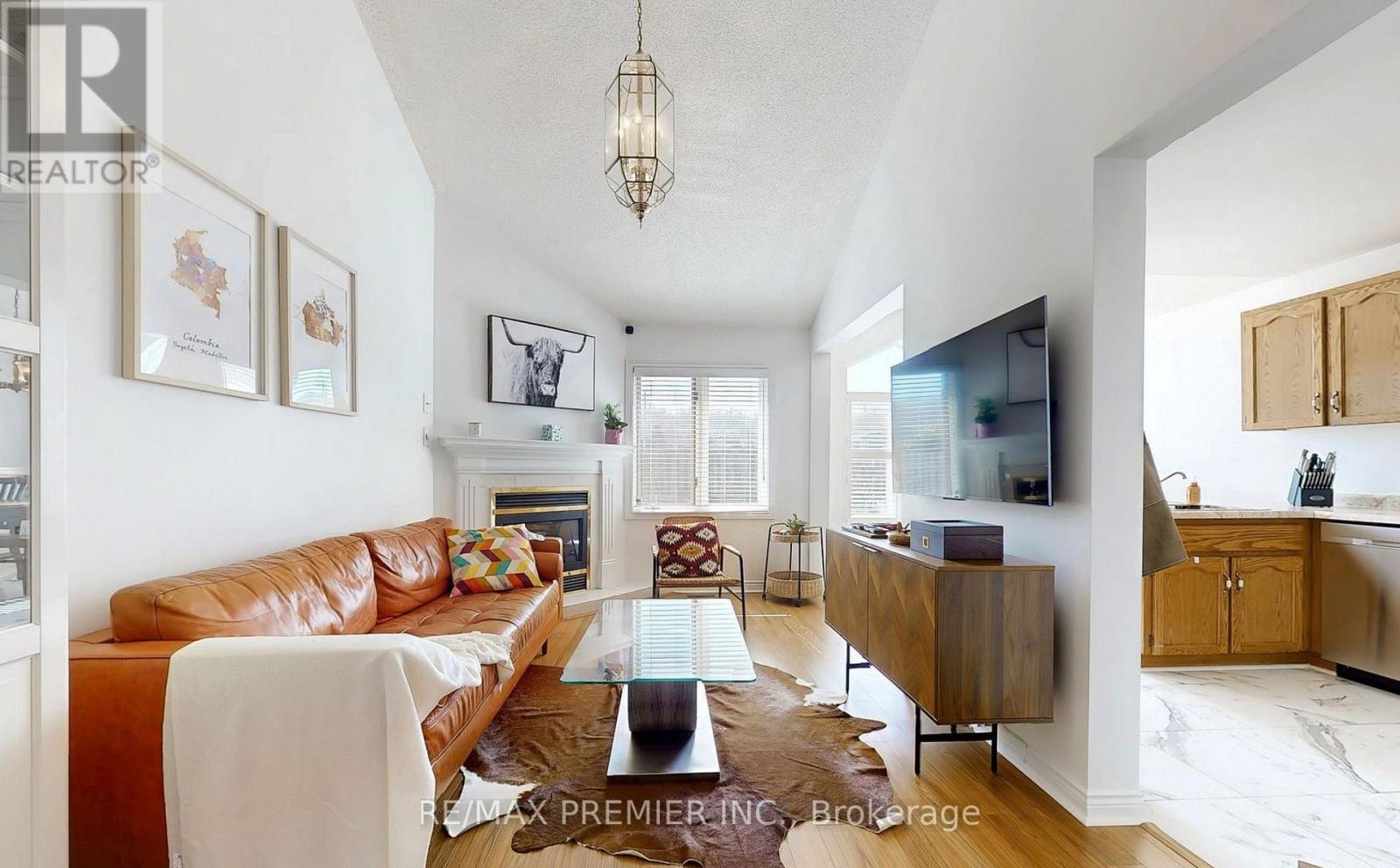 #13 9 WENTWORTH DRIVE - 5
