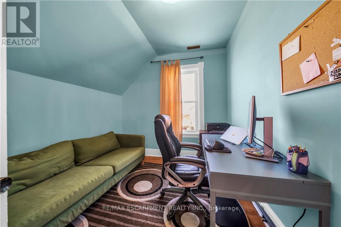 4932 FLY ROAD - 23