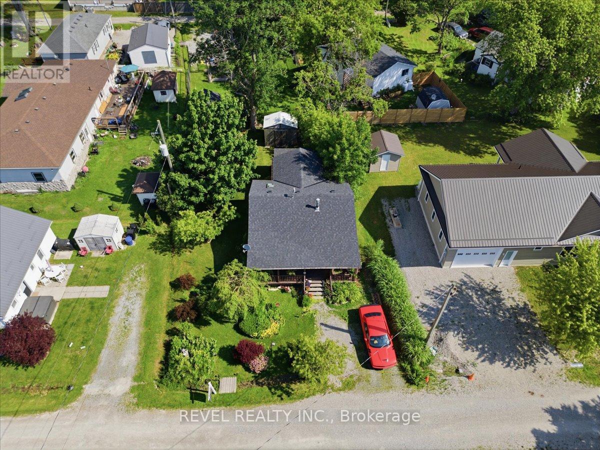 13 WINGER DRIVE - 33