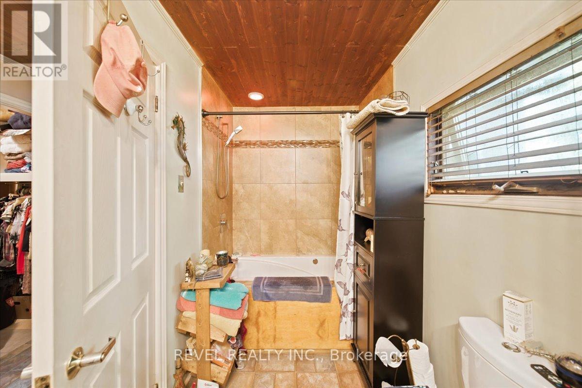 13 WINGER DRIVE - 21