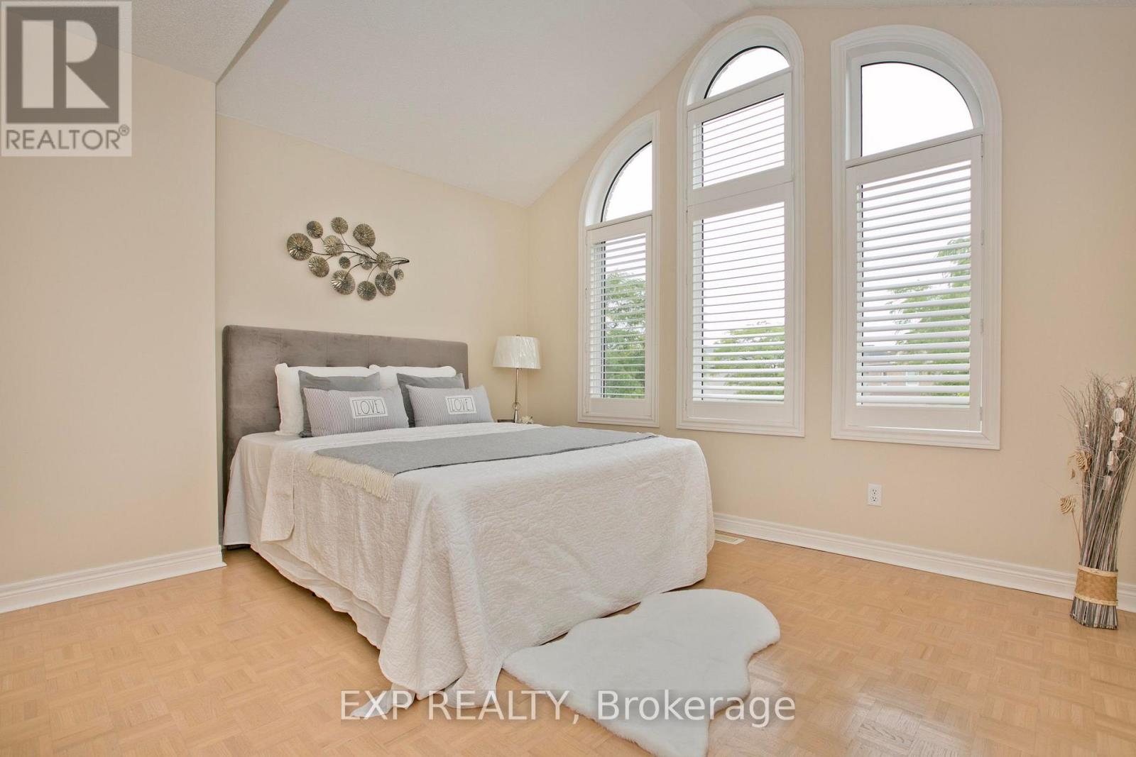 55 SANDWAY CRESCENT - 17