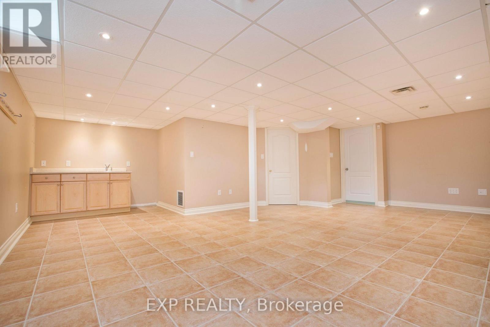 55 SANDWAY CRESCENT - 28