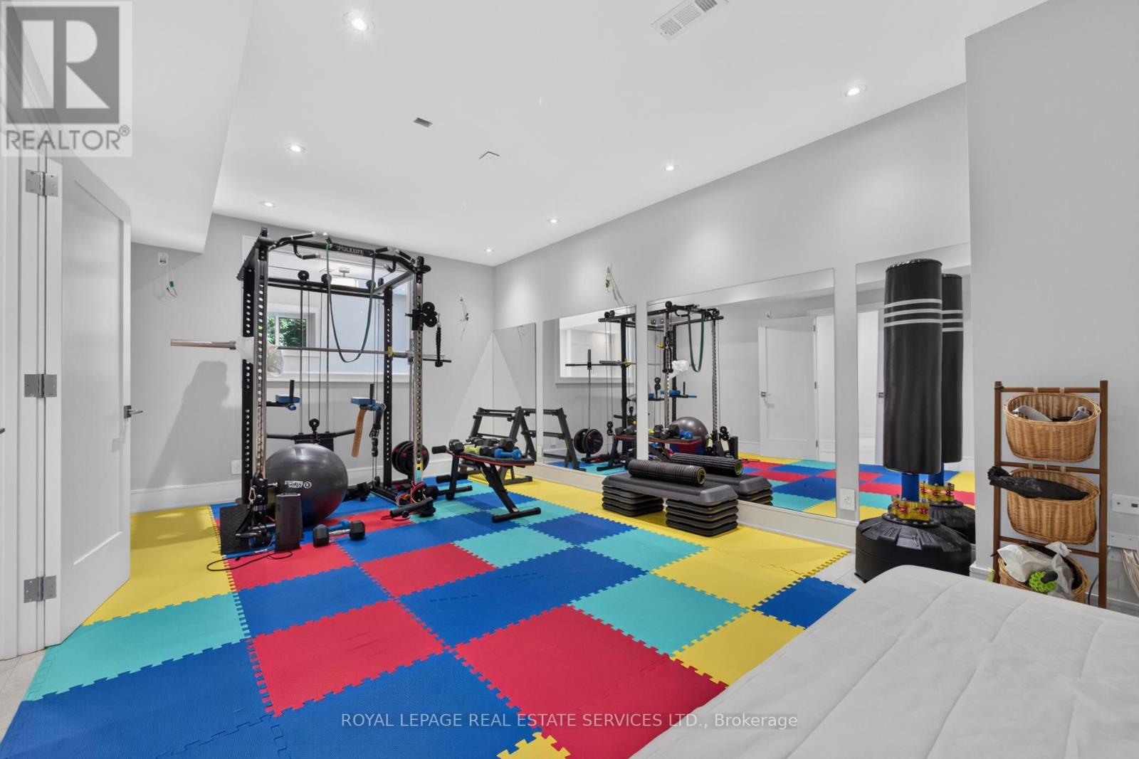1568 BROADMOOR AVENUE - 35