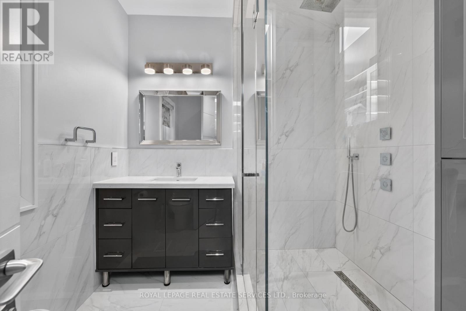 1568 BROADMOOR AVENUE - 31