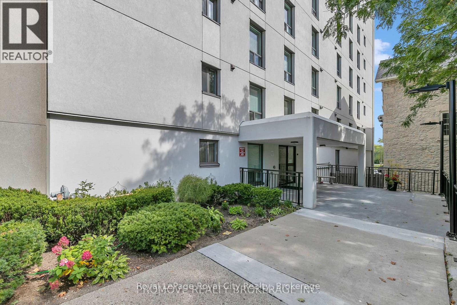 #906 358 WATERLOO AVENUE - 2