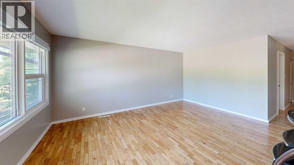 11 Crescent Heights — photo 29