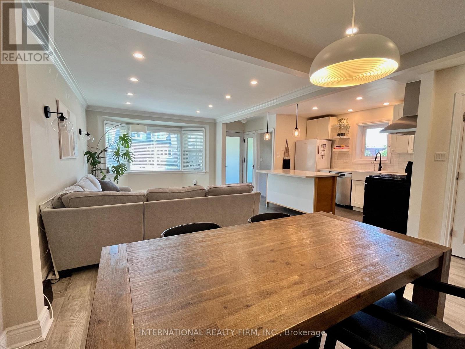688 SAMMON AVENUE - 12