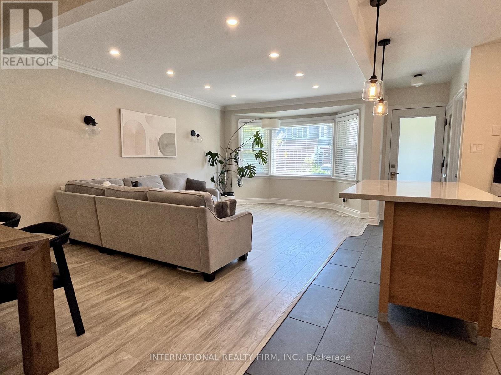 688 SAMMON AVENUE - 13