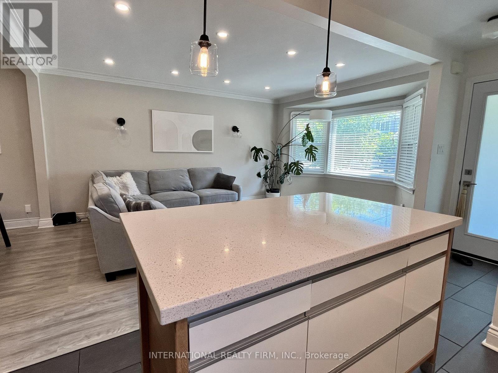 688 SAMMON AVENUE - 14