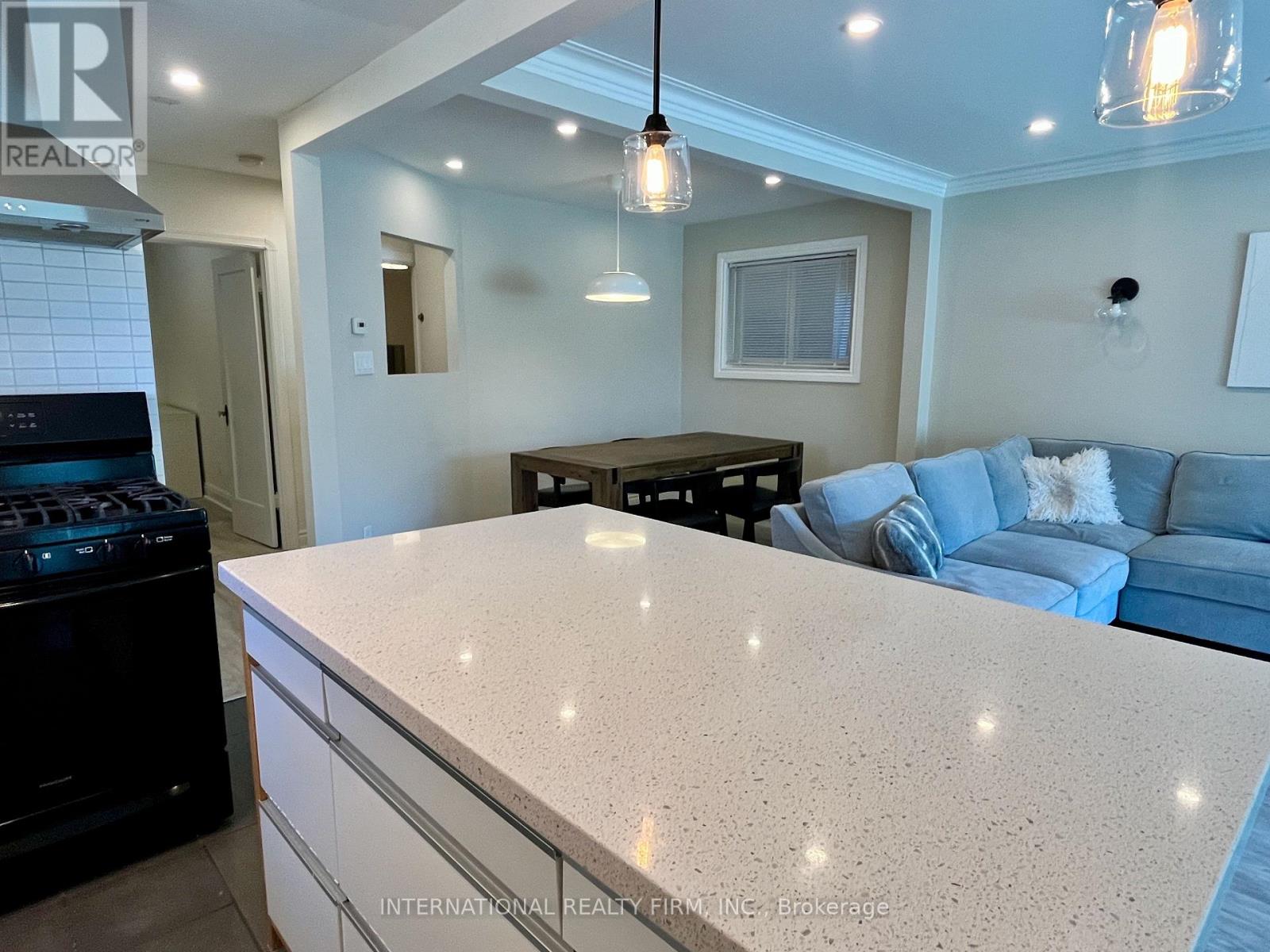 688 SAMMON AVENUE - 15