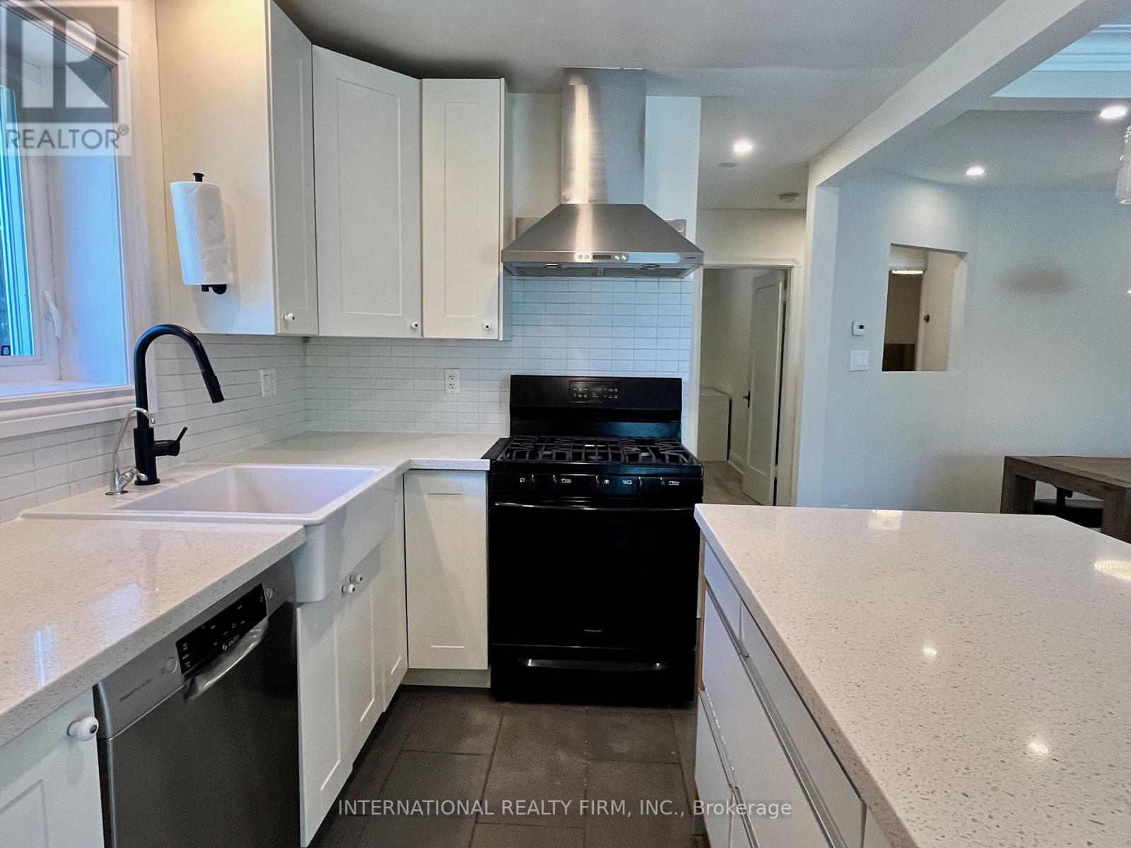 688 SAMMON AVENUE - 16