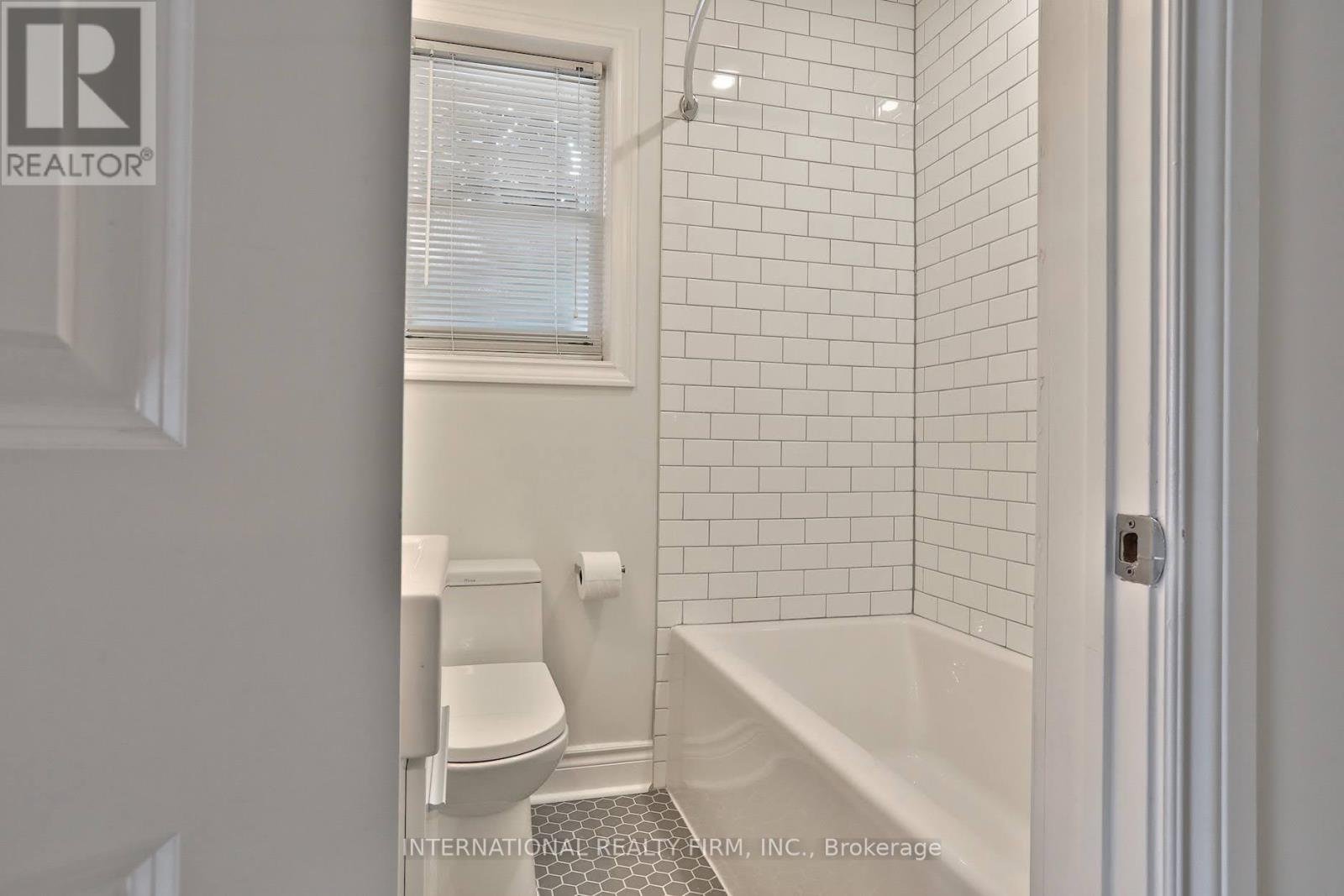 688 SAMMON AVENUE - 19