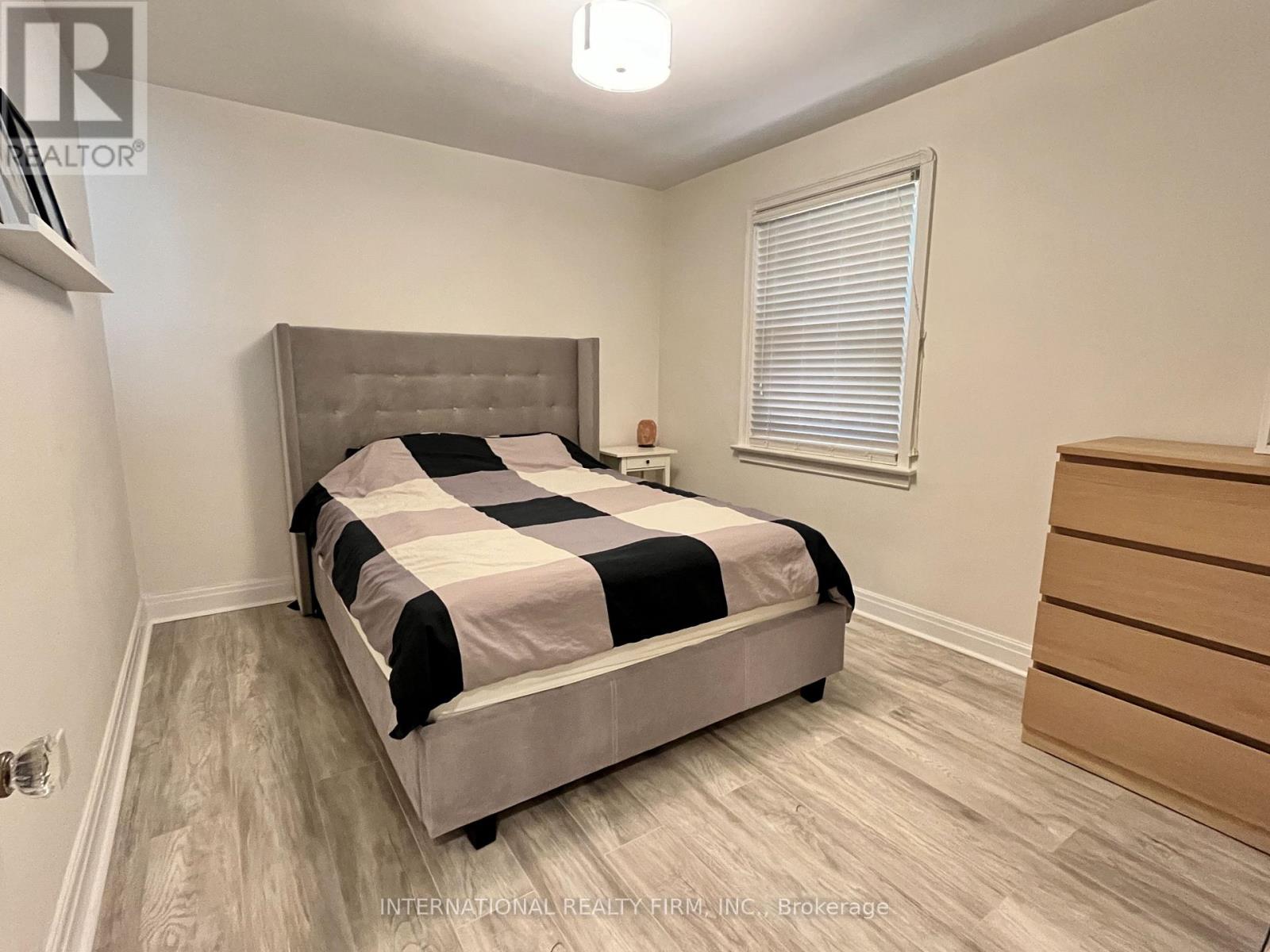 688 SAMMON AVENUE - 21