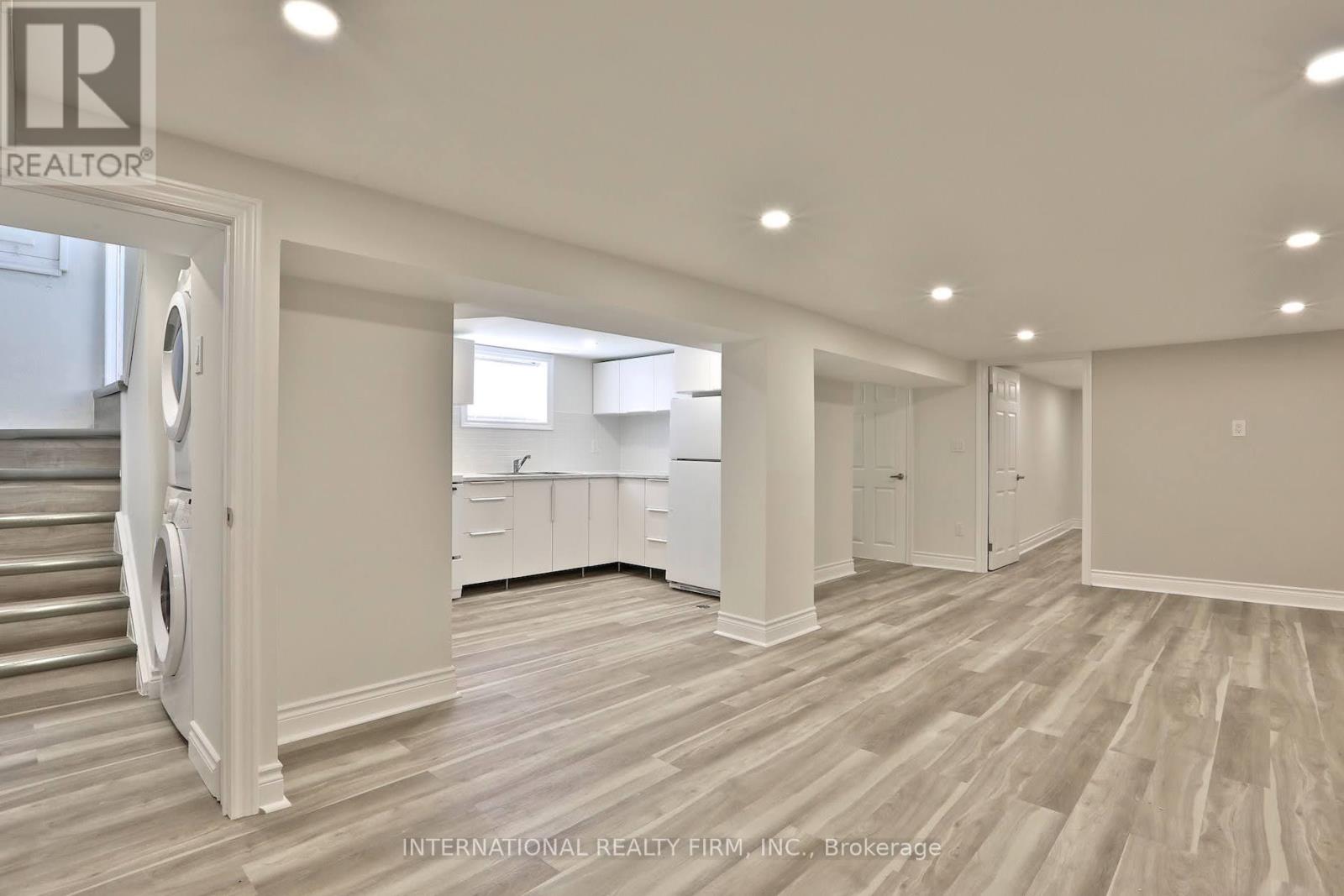 688 SAMMON AVENUE - 25